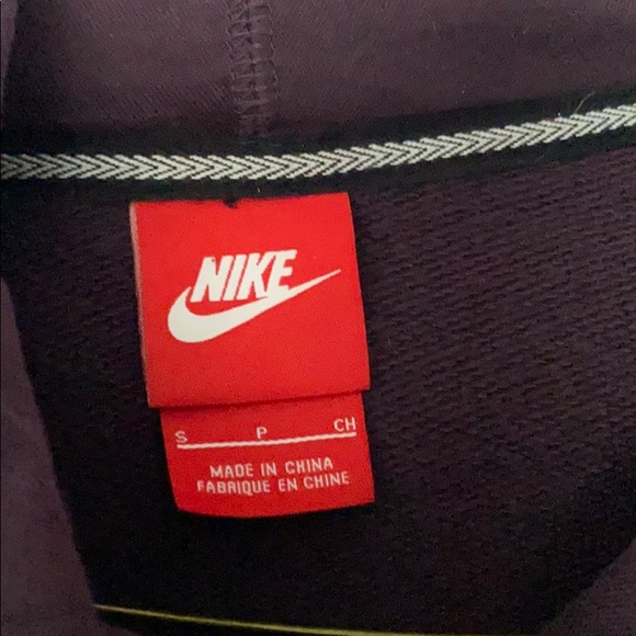 Nike pull over hoodie - Picture 4 of 4